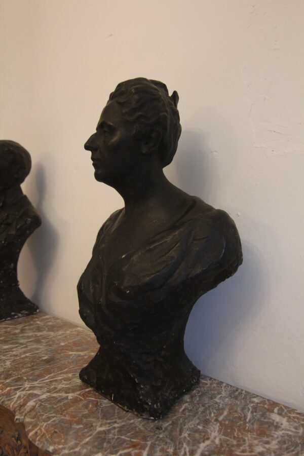 Early 20th Century Madame and Monsieur Plaster Busts – Bild 22