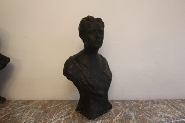 Early 20th Century Madame and Monsieur Plaster Busts – Bild 26