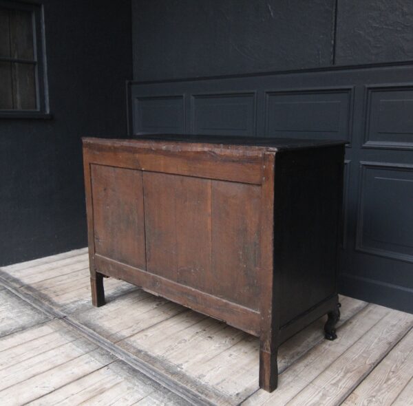 Late 18th Century Carved Oak Chest of Drawers – Bild 40