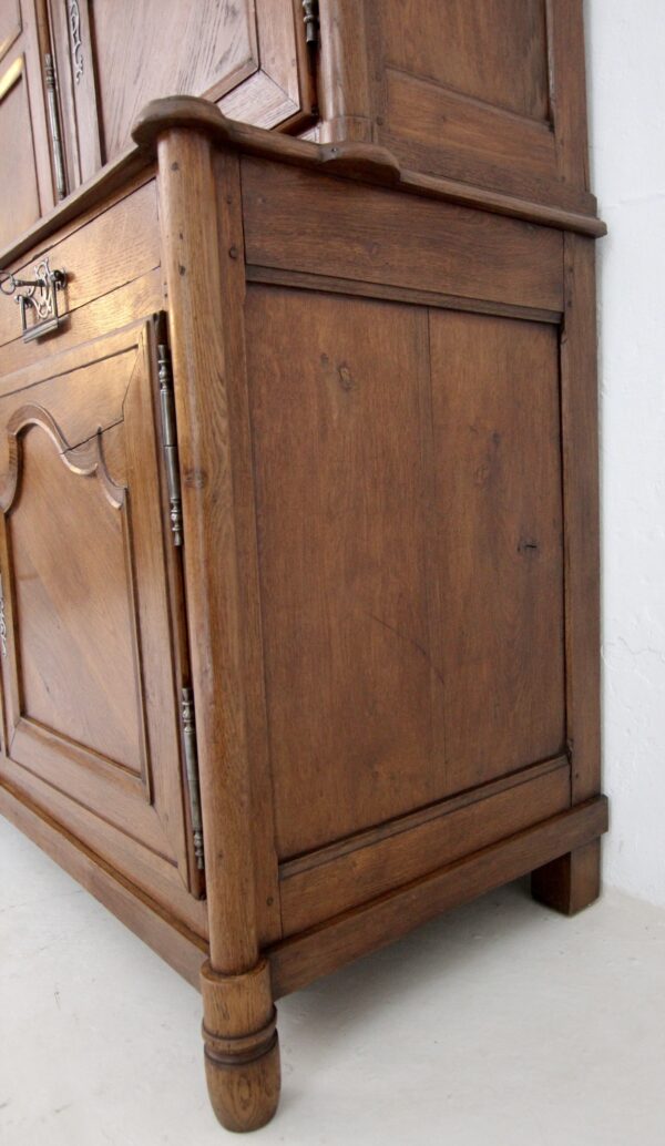 Large 19th Century French Buffet Cabinet or Cupboard – Bild 21