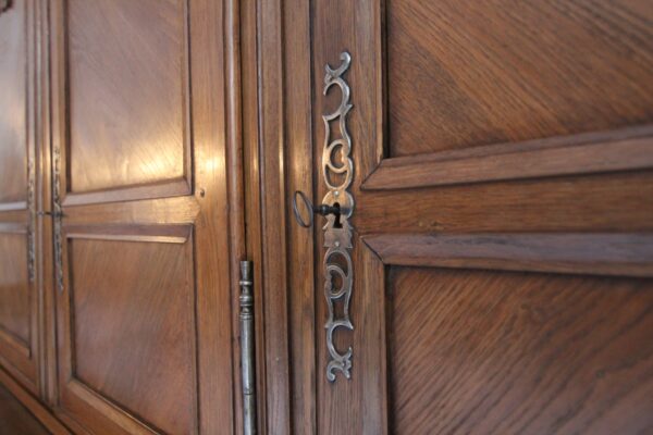 Large 19th Century French Buffet Cabinet or Cupboard – Bild 26