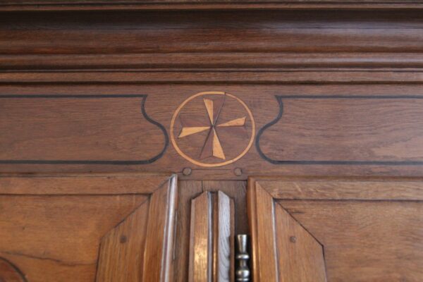 Large 19th Century French Buffet Cabinet or Cupboard – Bild 32
