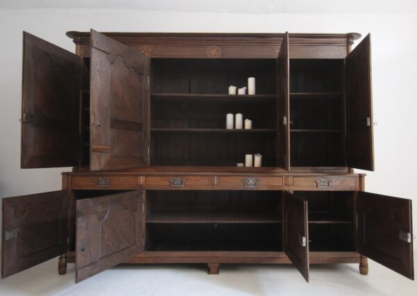 Large 19th Century French Buffet Cabinet or Cupboard – Bild 45